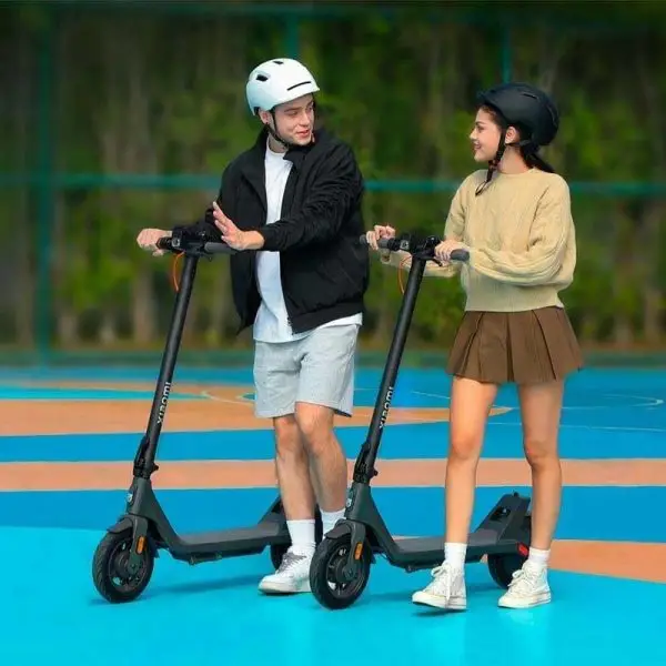 Anniversary sale, while supplies last:Xiaomi Electric Scooter 4 Lite (2nd Gen) | 300w power | 25km/h | 10" tubeless tire | up to 25km range | Lightweight foldable design - Image 3