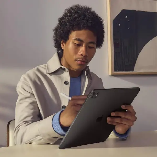 Apple iPad Pro 13-Inch (M4): Built for Apple Intelligence, Ultra Retina XDR Display, 256GB, 12MP Front/Back Camera, LiDAR Scanner, Wi-Fi 6E, Face ID, All-Day Battery Life —... - Image 4